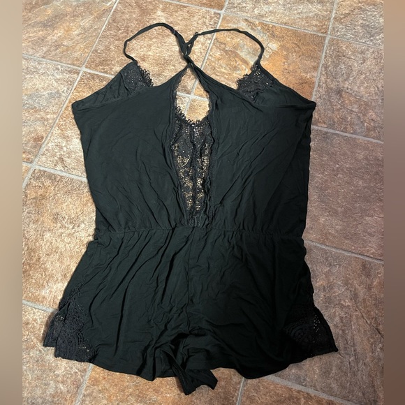 Victorias Secret Supersoft Crochet Sleep Romper - Picture 4 of 4